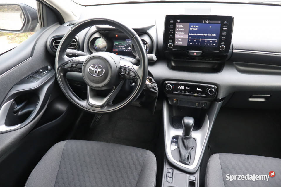 Toyota Yaris 15 VVTi Hybrid Hatchback Motoryzacja