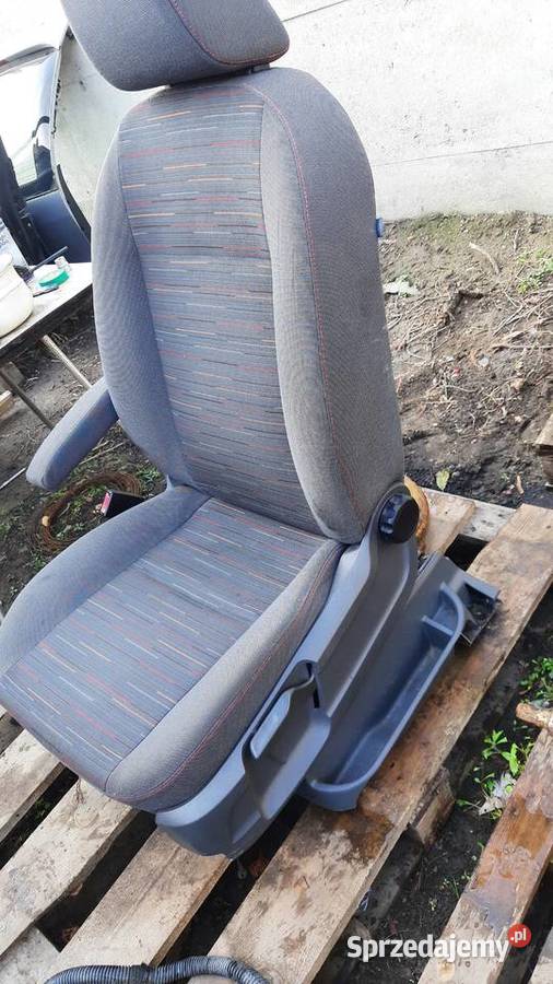 fotel lewy przedni FORD C mk1 0310r z Dębno