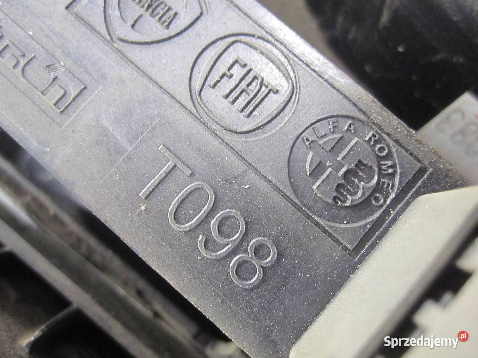 FIAT DOBLO II 13r ramka paneli kratka nawiewu świętokrzyskie sprzedam