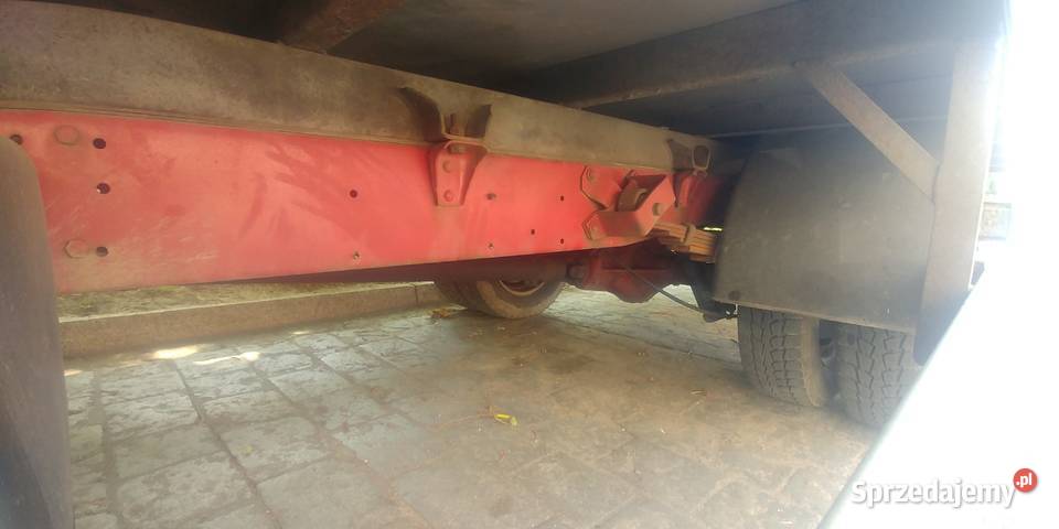 Iveco Daily 4910 z kontenerem i windą DMC 35 5 t Iveco Dzierżoniów