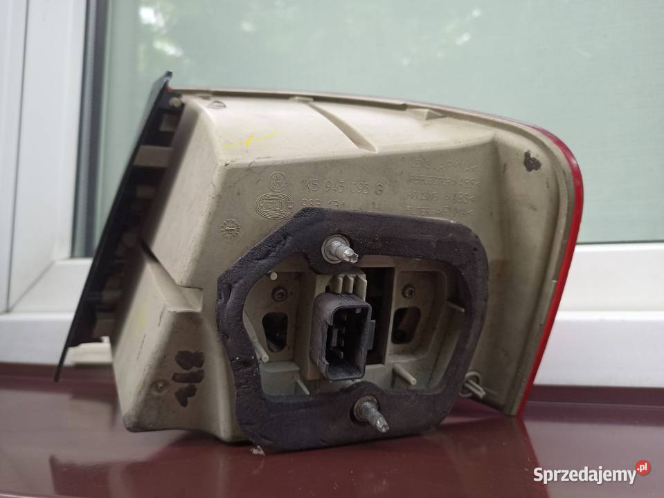 VW Jetta V A5 lampa tył tylna lewa narożna w Lampy tylne Sieradz