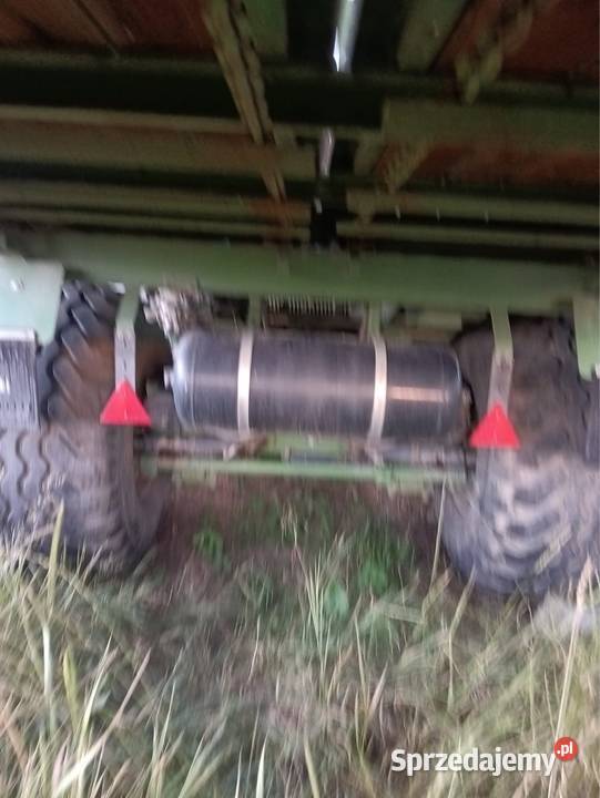Sprzedam przyczepę samozbierającą Krone