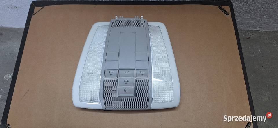 Lampka podsufitki Mercedes W204 Sandomierz