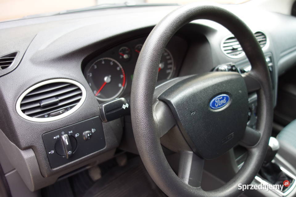 Ford Focus MK2 Hatchback 16 benzyna gaz 2005r 285626km Focus Przeworsk