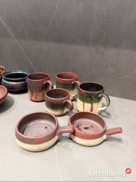 Zestaw 10 ceramicznych przedmiotów użytkowych