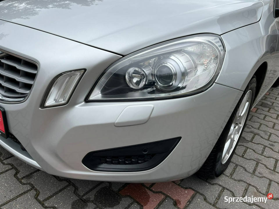 Volvo S60 16 benzyna Xenony Podgrzewane fotele isofix S60 Lipówki