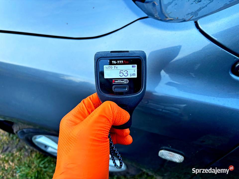 TOYOTA AVENSIS PRZÓD LAMPY XENON kod lakier 1F6 Radom