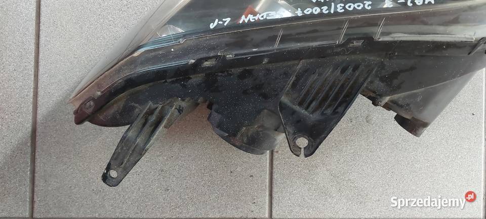 Mazda 3 sedan 2003 2004 2005 lampa lewa przód dolnośląskie Byków