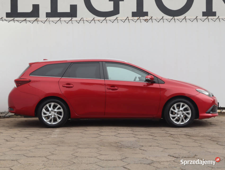 Toyota Auris 16 D4D czerwony Łódź
