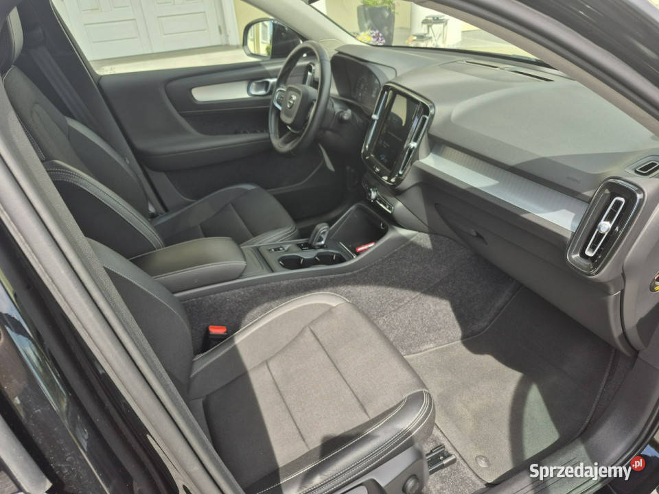 Volvo XC 40 20D3 navi FULL AUTOMAT LED chromy Drelów