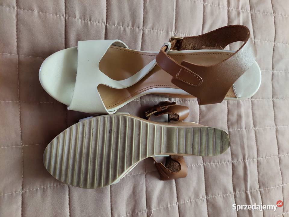 Sandały na koturnie SKÓRZANE