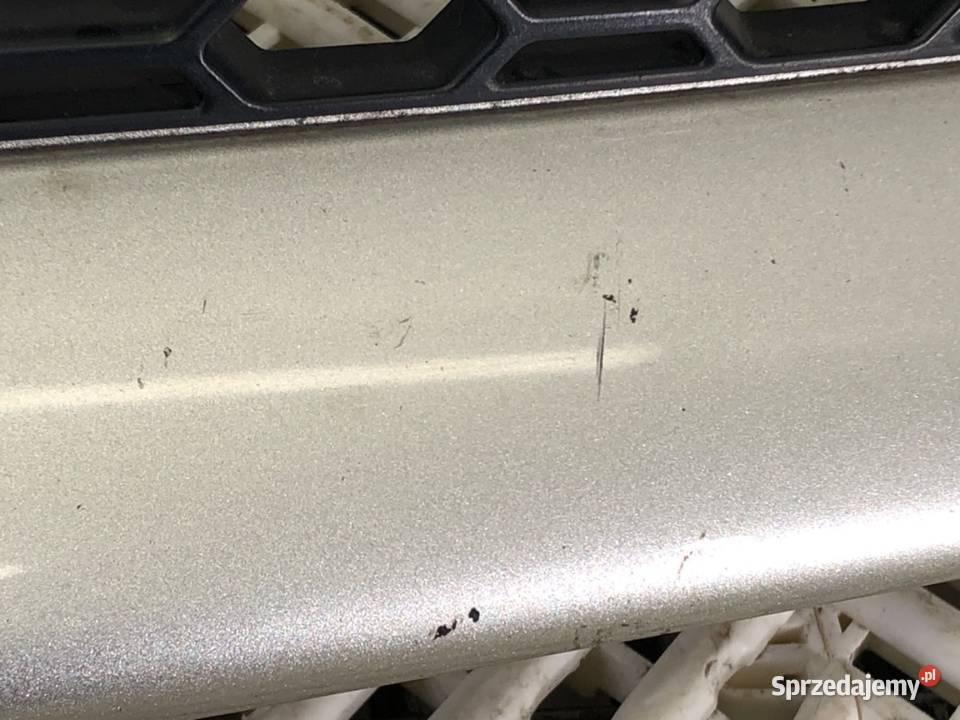 ATRAPA GRILL TOYOTA COROLLA E13 0409 531170F010