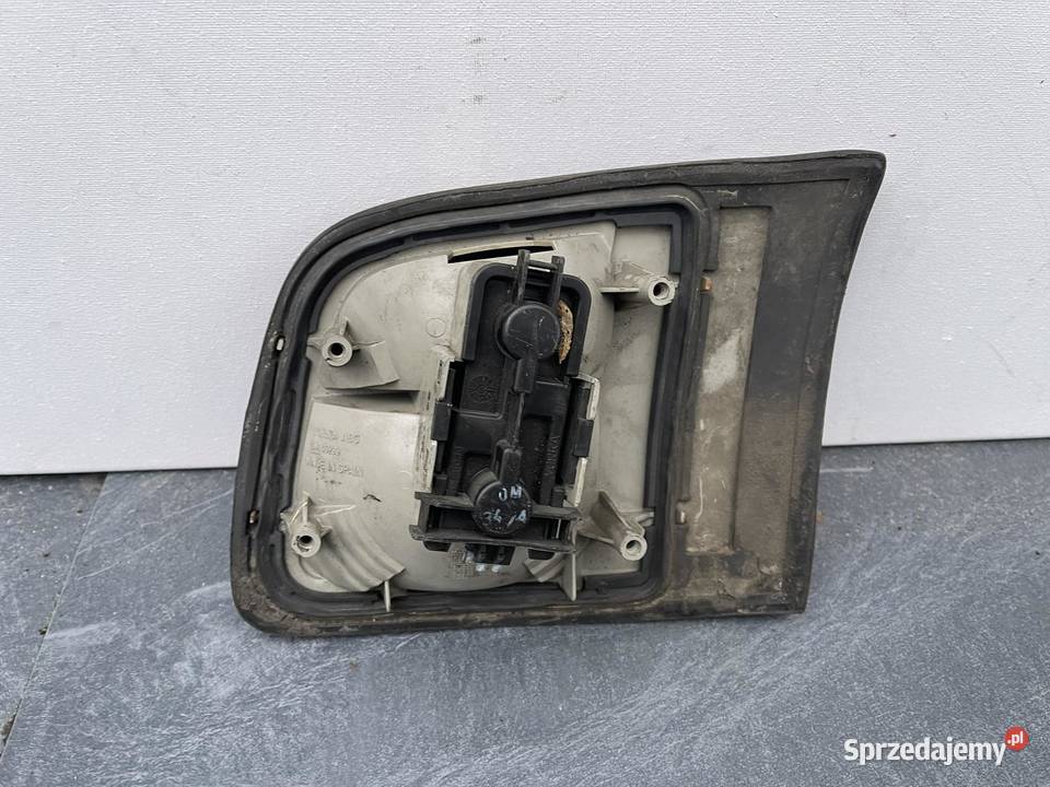 OPEL OMEGA B SEDAN LEWA LAMPA W KLAPĘ osobowe wielkopolskie Ostroróg