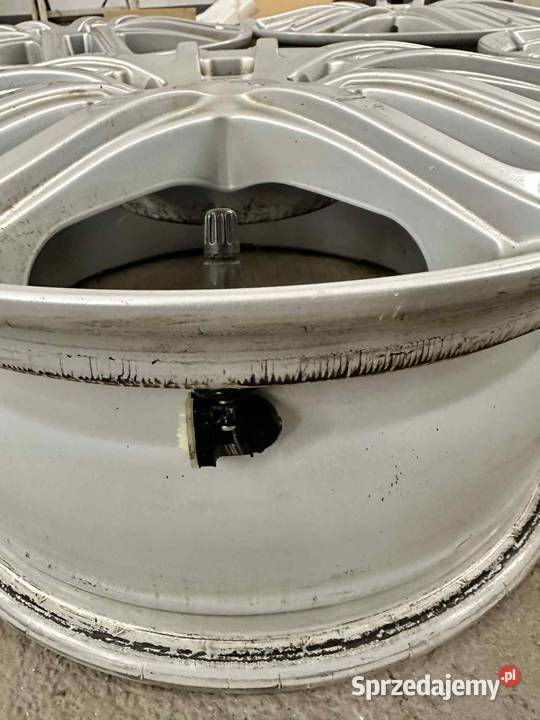 Felgi aluminiowe Dezent 16 ET 50 5x108 Czujniki Średnica 16" Harta