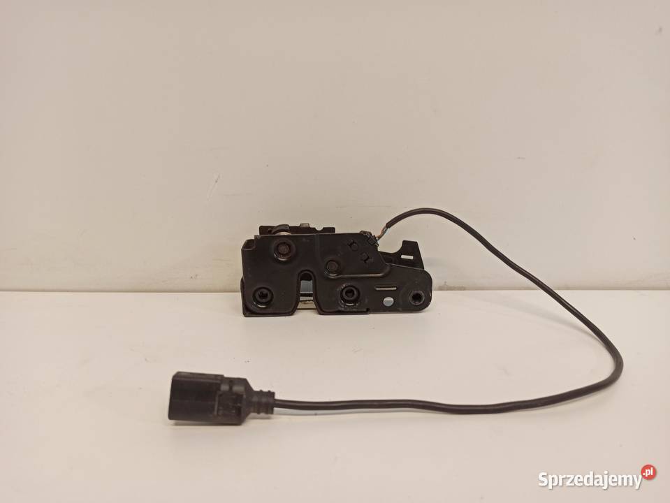 ZAMEK MASKI AUDI A4 B8 Q5 8K0823509F