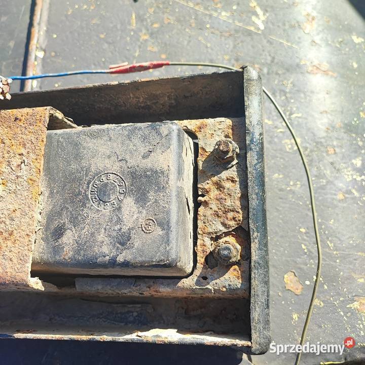 Zderzak lampa tył Tarpan Honker 2324 strona