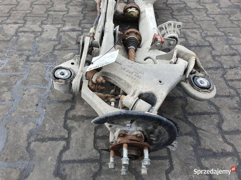 BELKA SANKI TYŁ AUDI A8 D3 W12 4E0505235H Lipno