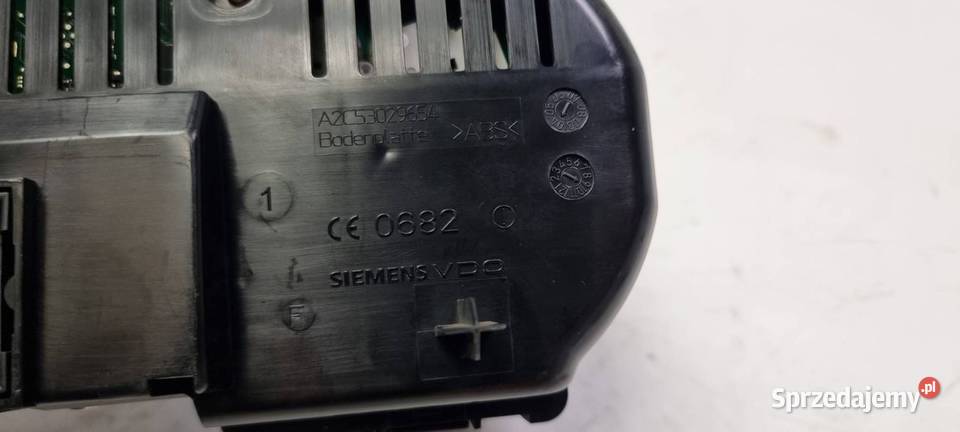 LICZNIK ZEGAR SEAT TOLEDO III 5P0920822D osobowe Pozostałe