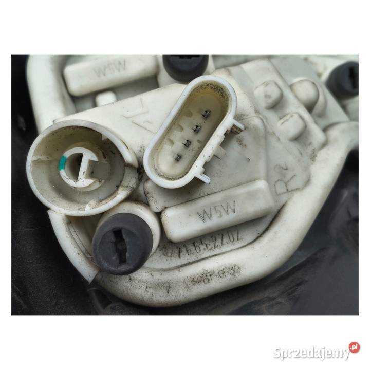 LAMPA PRAWA Opel Astra IV J LIFT HTB tylna Chełm