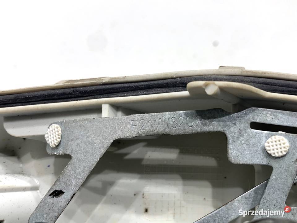 WKŁAD LAMPY PRAWY TYŁ AUDI A6 C6 Hatchback 0411 osobowe