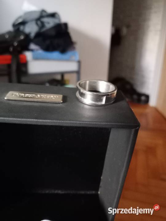 Obrączka srebrnsDyrbergKern Poznań