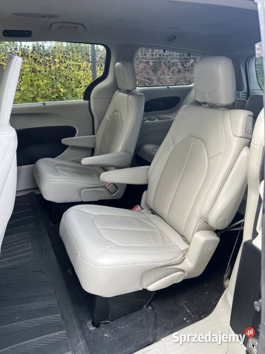 Chrysler Pacifica 2018 ładny automat monitory w