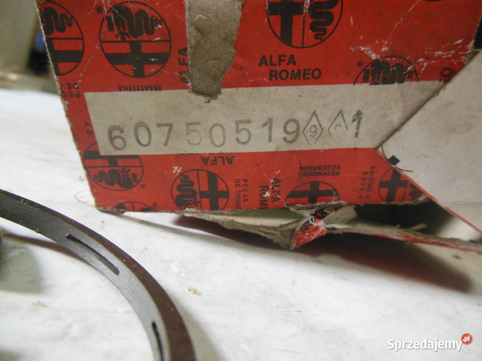 60750519 Oryginalne pierścienie tłokowe Alfa Blok silnika Kozy sprzedam