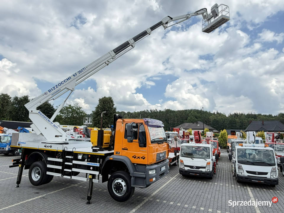 MAN LE 14220B 4x4 Zwyżka Bizzocchi KF 260 Widełki