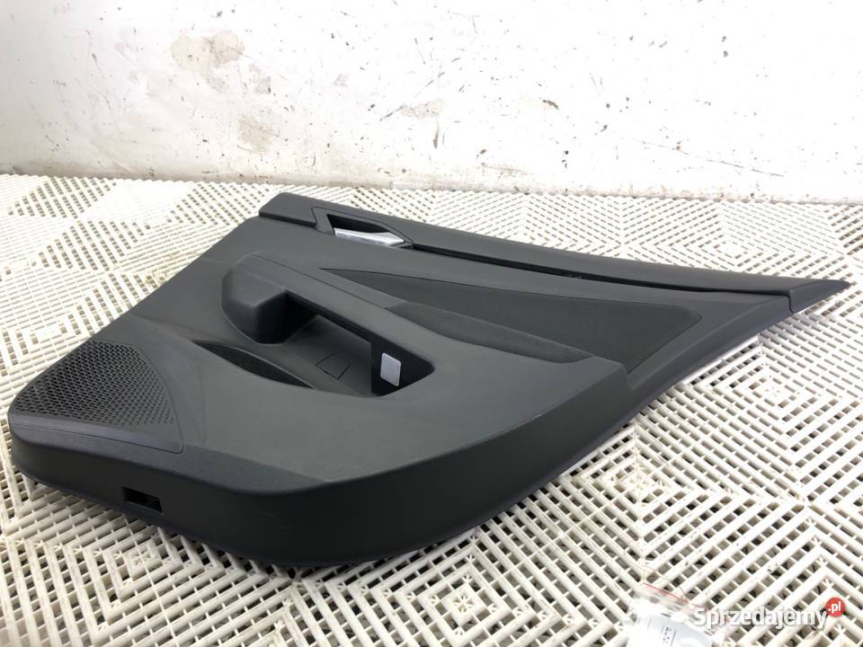 BOCZEK DRZWI PRAWY TYŁ VW GOLF VIII Kombi Motoryzacja