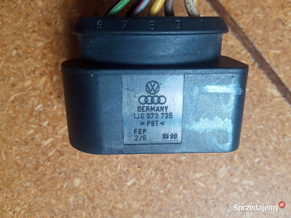 Audi A2 Wtyczka lampy przód Kostka 1J0973735 Dębica