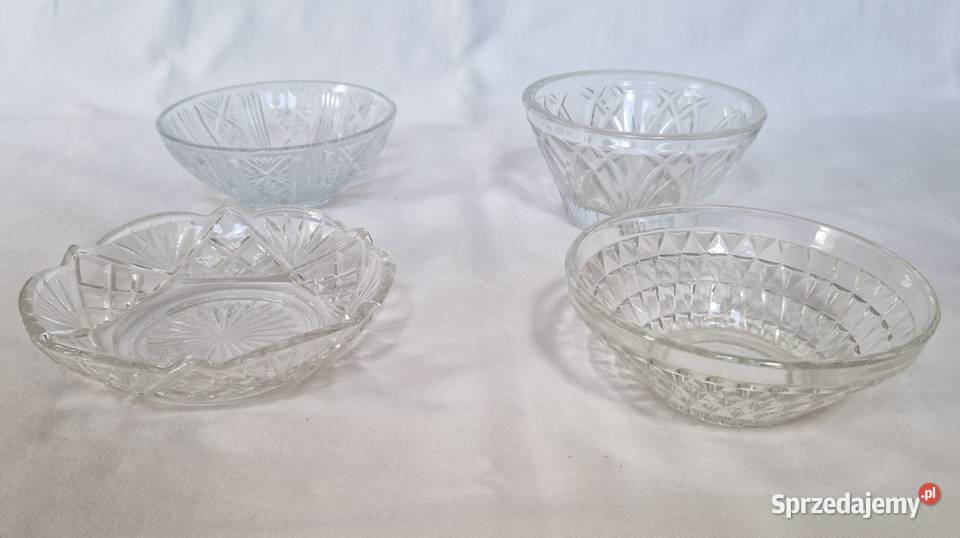 4 różne miseczkisalaterki Ząbkowice