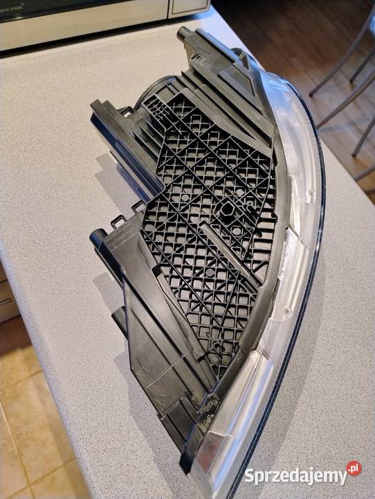 Skoda Octavia 2 II LIFT FL Lampa Przód Przednia Suchy Las sprzedam