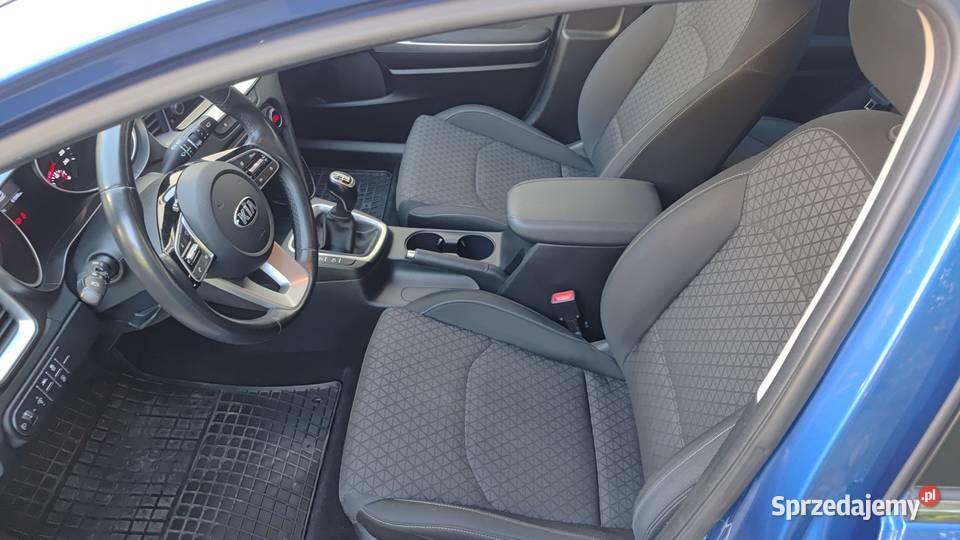 Kia Ceed salon gniazdo AUX Nałęczów