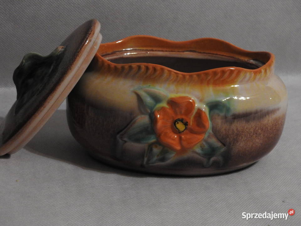 Śliczny ceramiczny pojemnik ozdoby w 3D sygn na Porcelana i szkło kujawsko-pomorskie Inowrocław
