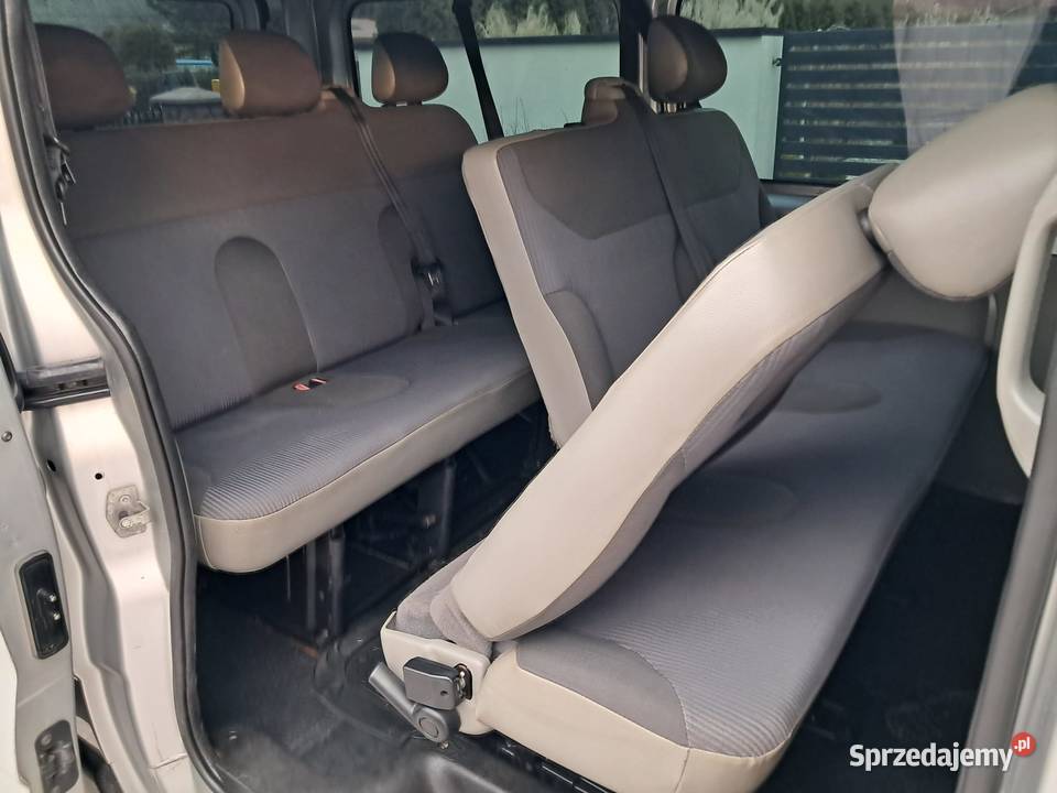 Opel vivaro 20 CDTi Klimatyzacja LONG 9osób stan 115KM świętokrzyskie