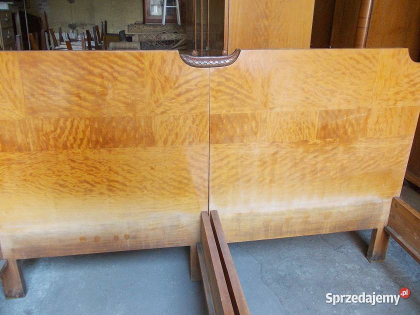 Przedwojenne podwójne łóżko małżeńskie