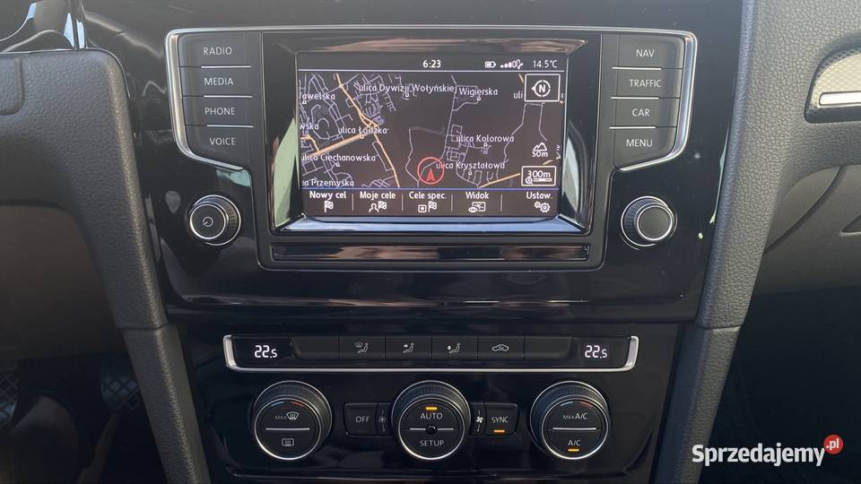 Volkswagen Golf VII 16 TDI 105 ACC Keyless Navi