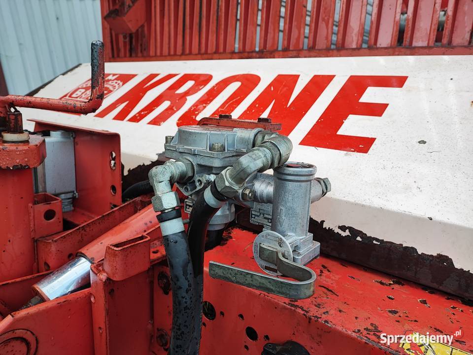 Przyczepa samozbierająca KRONE TITAN 636 GD Miechów-Charsznica sprzedam