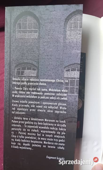 Tana French Ściana sekretów Albatros 2016 r Koźminek