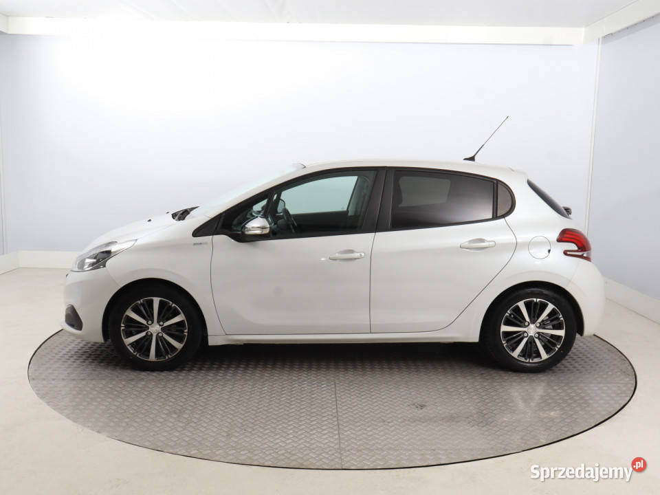 Peugeot 208 12 PureTech isofix Bielany Wrocławskie
