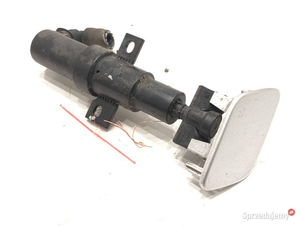 SPRYSKIWACZ REFLEKTORA PRAWY PRZÓD VW PASSAT B6 osobowe