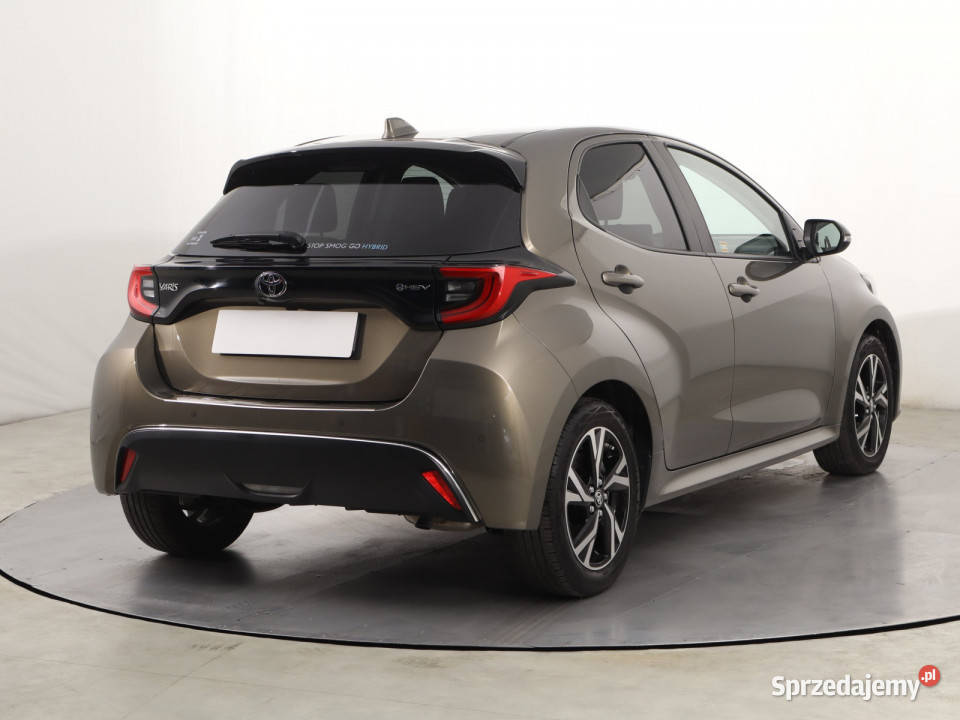 Toyota Yaris 15 VVTi Hybrid światła przeciwmgielne Katowice