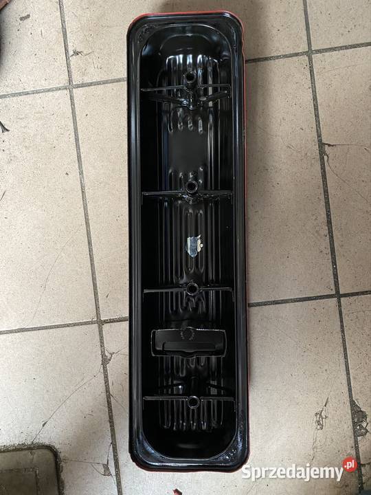 Volvo Penta 50 pokrywa zaworów 271 Piła