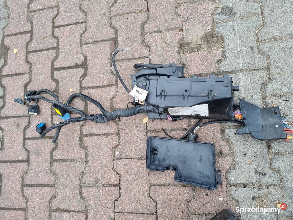SKRZYNKA BEZPIECZNIKÓW FOCUS MK3 16 TDCI