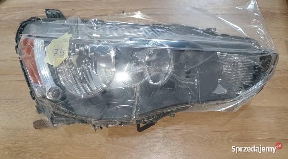 Lampa prawa Outlander Lift terenowe Mielec