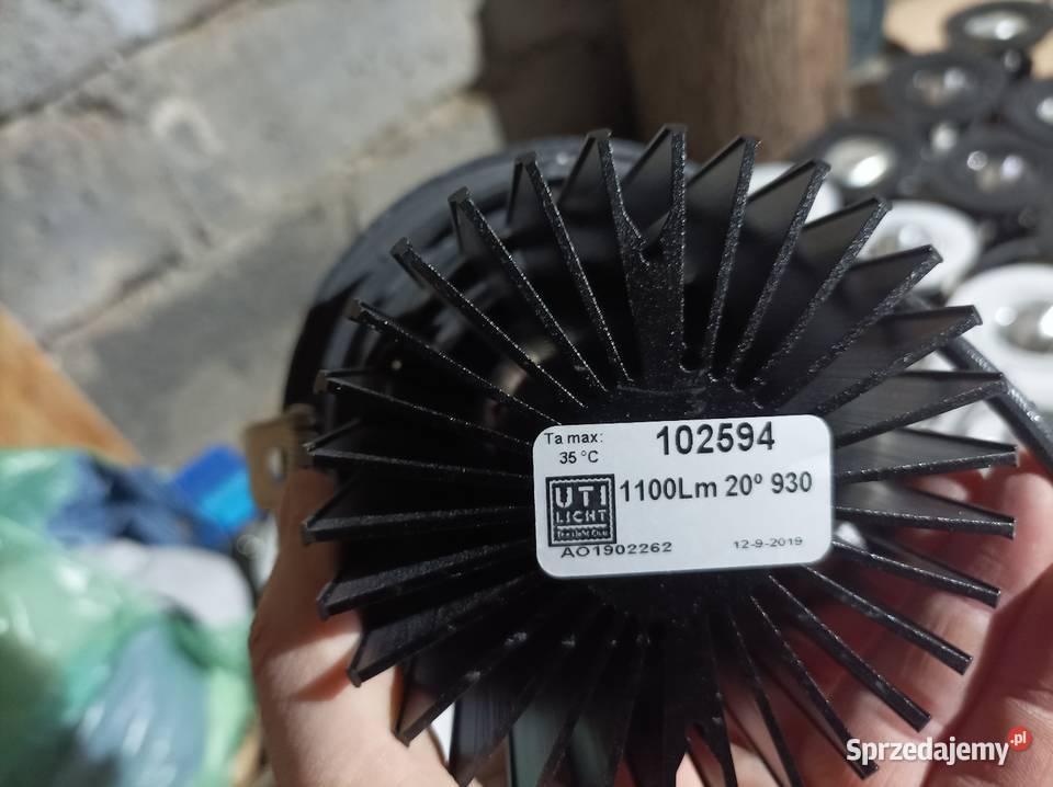 Halogeny z radiatorem i zasilaczem Halogeny i naświetlacze Bochnia