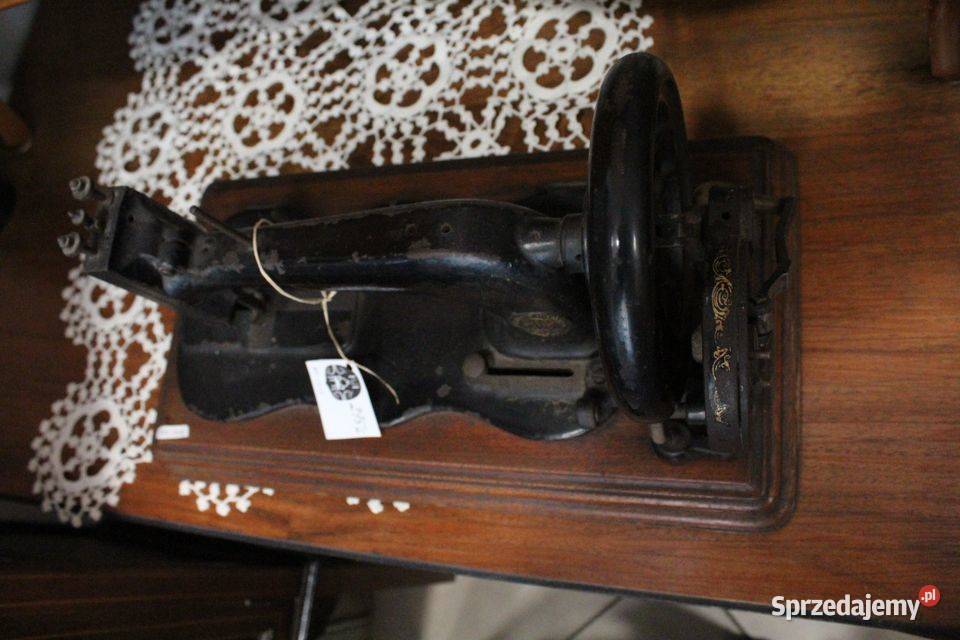 Stara maszyna do szycia Singer 141 FiaF