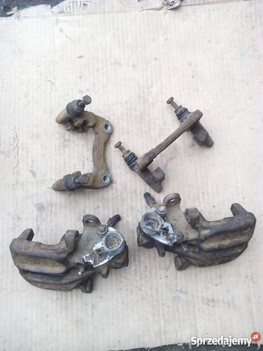 Zacisk jarzmo tył Audi 80 B3 100 C4