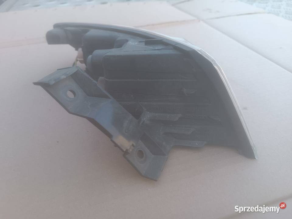 Honda Civic VIII 8 UFO lampa prawy tył prawa