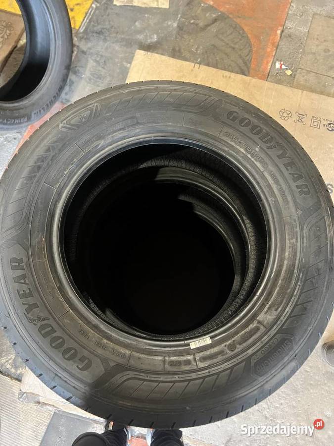 Sprzedam komplet 4 opon dostawczych Goodyear sprzedam